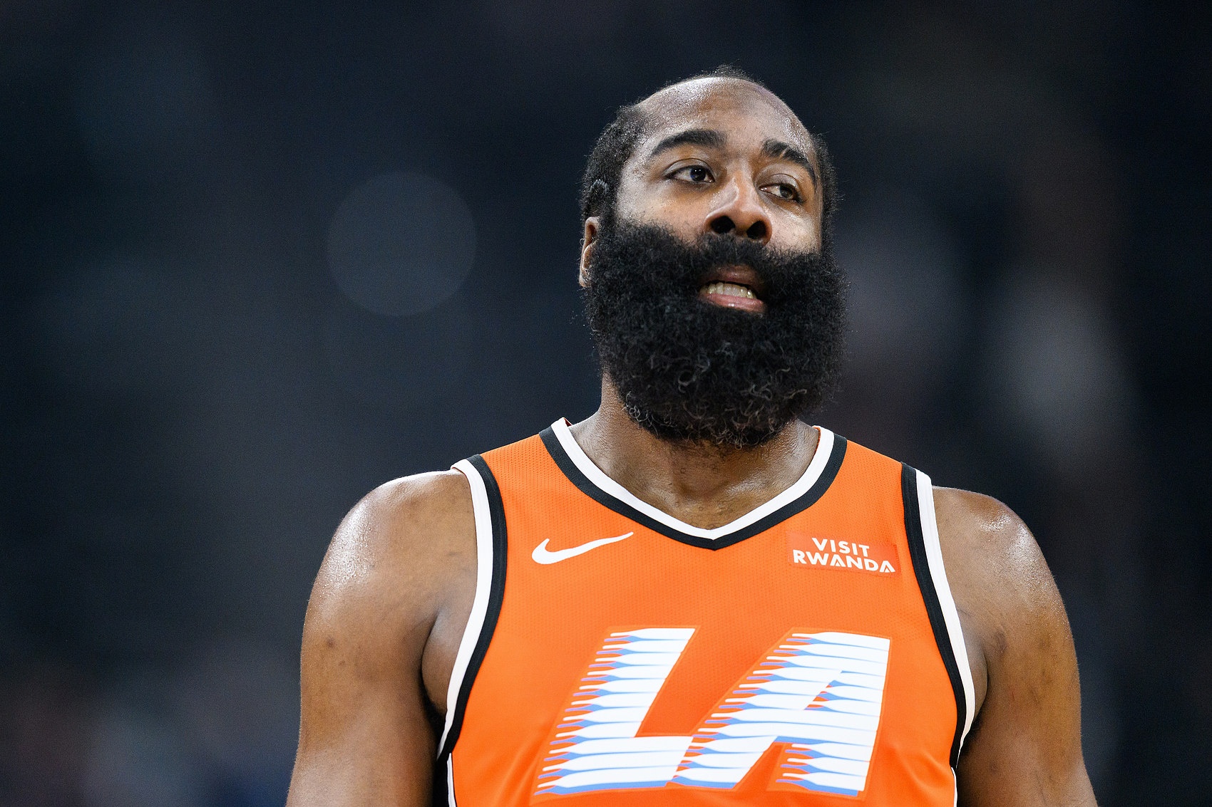 kaiyun.com-外线开炮！哈登持球单打 连续撤步三分命中稳住局势