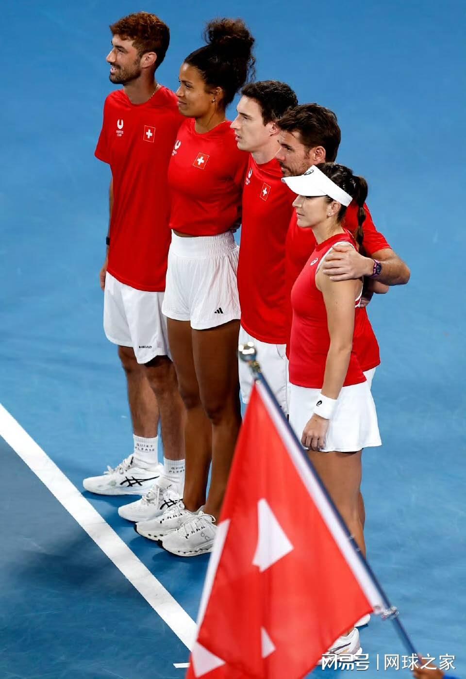 kaiyun-波兰逆转首夺联合杯，本西奇送蛋丝袜仍难救主，瓦林卡被批拖油瓶