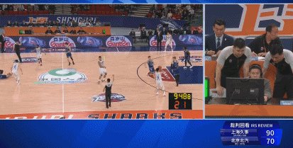 kaiyun.com-垫脚、锁喉、五人冲突遭驱逐！京沪生死战引爆火药桶