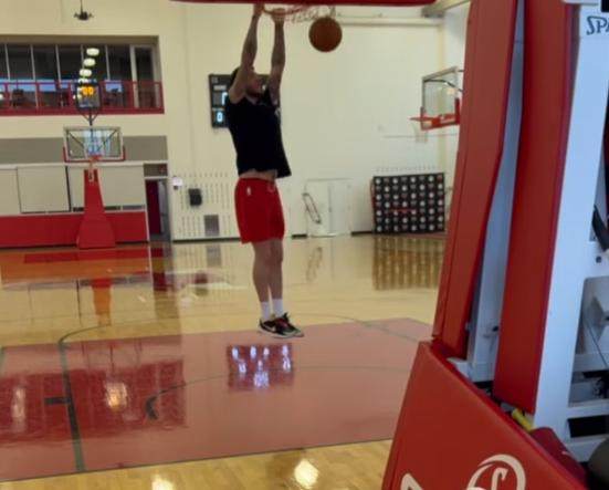 kaiyun-鲍尔逐步恢复动态训练 本赛季能否复出仍然存疑