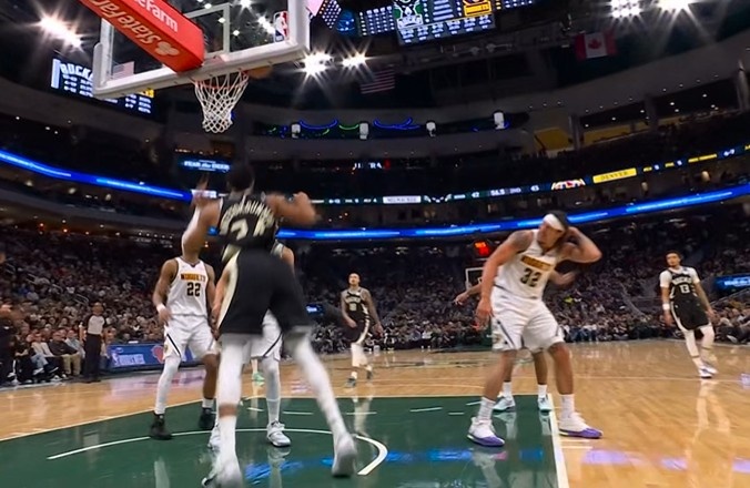 kaiyun-一般人可扛不住！字母哥低位背打戈登转身用肘被吹进攻犯规