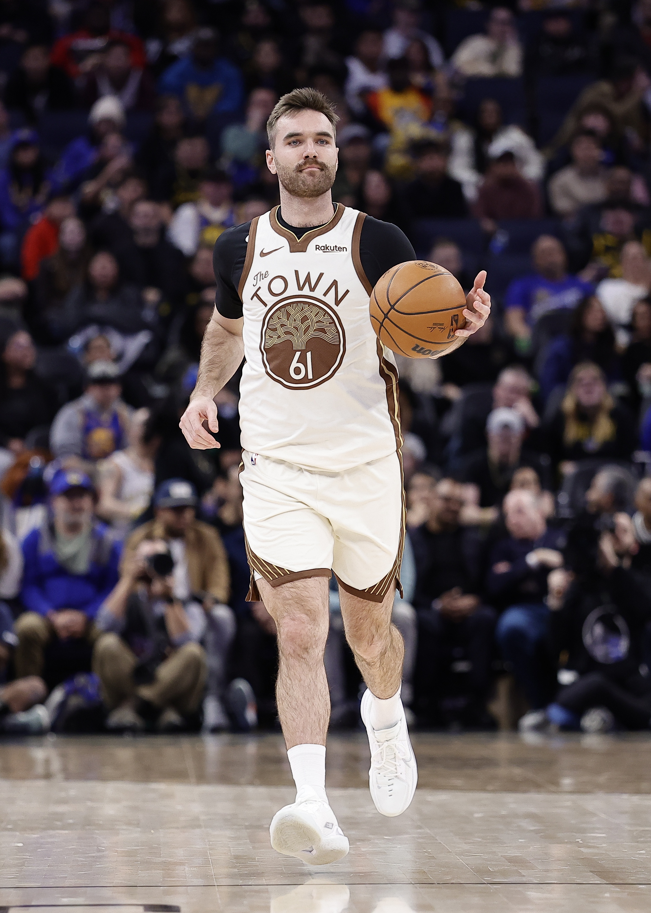 开云-库里过去11场缺席期间 斯潘塞3场得分全队最高 梅尔顿&amp;穆迪2次