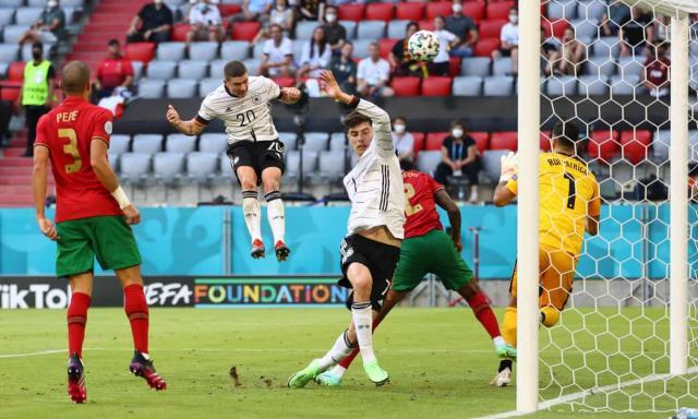 林良锋：这才是德国！三后卫+两翼齐飞打爆卫冕冠军