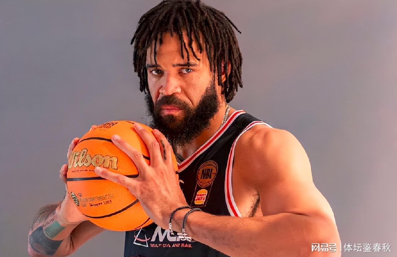 继续补强！麦基迟迟不来，首钢寻找新外援，曝俱乐部接触杰佛森