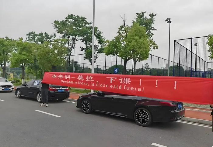 开云-武汉三镇换帅如翻书！邓卓翔又要来背锅，他能拯救这座城吗？|莫拉|中超|李金羽|俱乐部|球队_新浪新闻